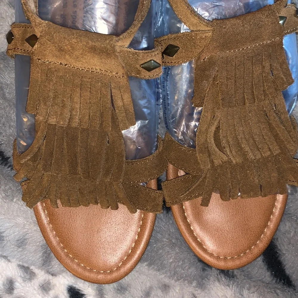 Minnetonka Merriam Suede Leather Fringe Wedge Sandals — 8